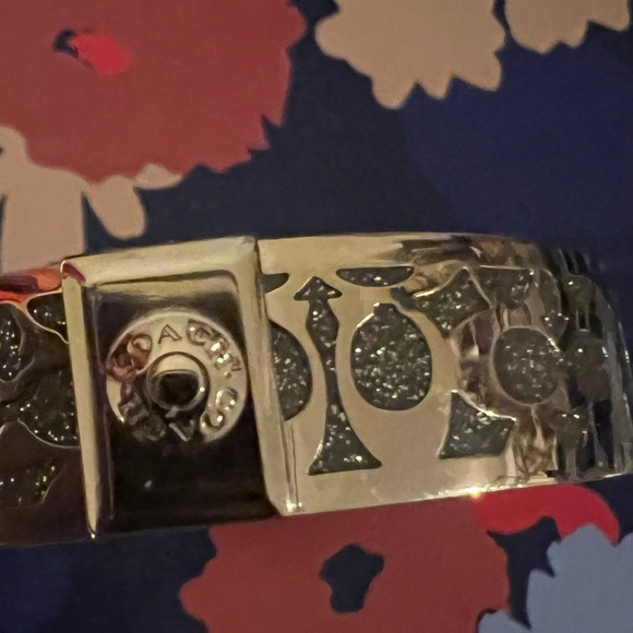 Coach bangle bracelet nwot - Picture 1 of 4